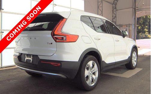 2021 Volvo XC40 T5 Momentum