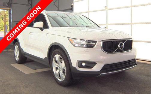 2021 Volvo XC40 T5 Momentum