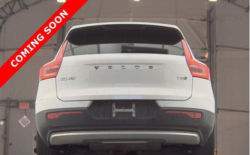 2021 Volvo XC40 T5 Momentum