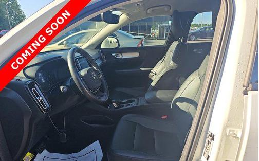 2021 Volvo XC40 T5 Momentum