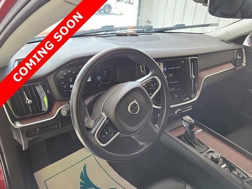 2021 Volvo S60 T5 Momentum