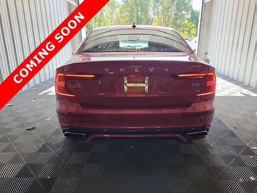 2021 Volvo S60 T5 Momentum