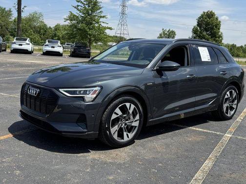 2021 Audi e-tron Premium