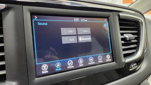 2021 Chrysler Voyager LXI