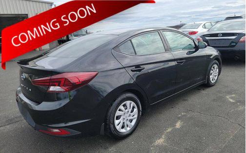 2019 Hyundai ELANTRA SE