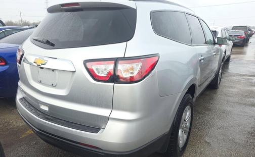 Silver Ice Metallic 2017 Chevrolet Traverse LS