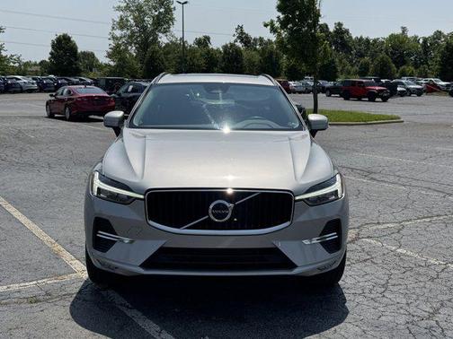 2022 Volvo XC60 Momentum