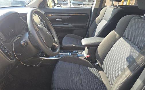 2019 Mitsubishi Outlander ES
