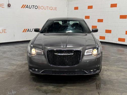 2016 Chrysler 300 S