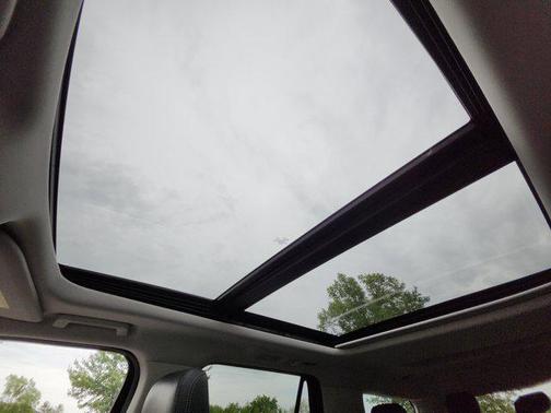 AGATE BLACK METALLIC 2025 Ford Expedition Platinum