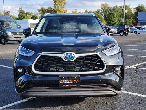 2023 Toyota Highlander Hybrid XLE