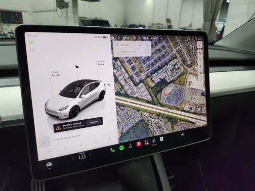 Pearl White Multi-Coat 2022 Tesla Model Y Performance Dual Motor All-Wheel Drive