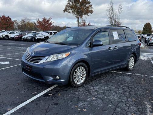 2015 Toyota Sienna XLE