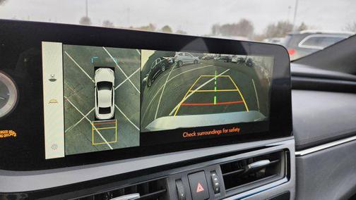 2023 Lexus ES 300h Luxury