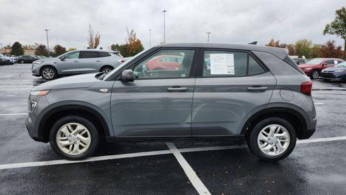 2021 Hyundai VENUE SE