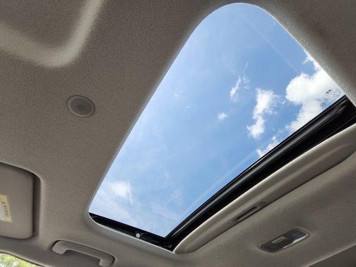 Ecotronic Gray 2025 Hyundai VENUE SEL