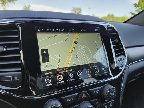 Diamond Black Crystal Pearlcoat 2022 Jeep Grand Cherokee Limited