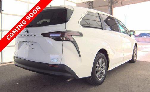 2024 Toyota Sienna LE