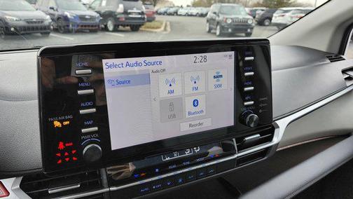 2024 Toyota Sienna LE