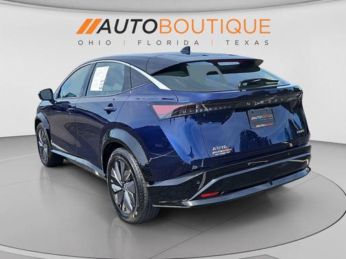 Deep Ocean Blue Pearl/Black Diamond Pearl 2023 Nissan ARIYA ENGAGE