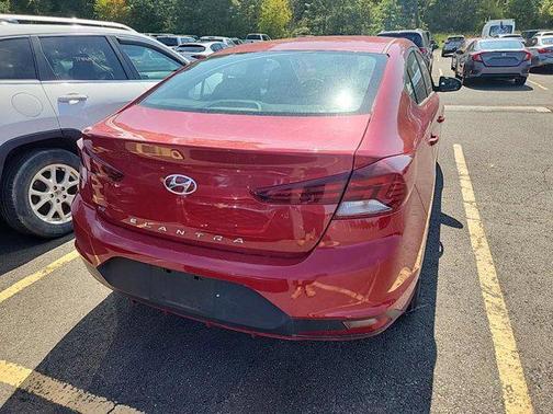 2020 Hyundai ELANTRA SE