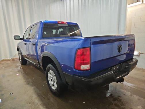 Blue Streak Pearl 2017 RAM 1500 SLT