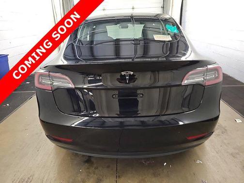 2022 Tesla Model 3 Standard Range