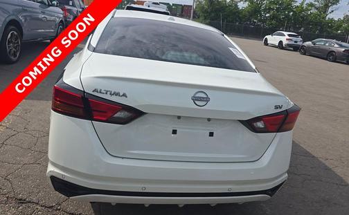 Pearl White Tricoat 2023 Nissan Altima 2.5 SV