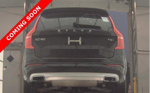 2021 Volvo XC90 T6 Momentum