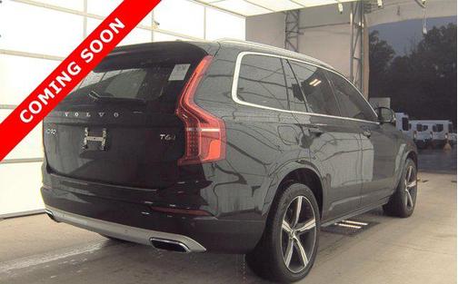 2021 Volvo XC90 T6 Momentum