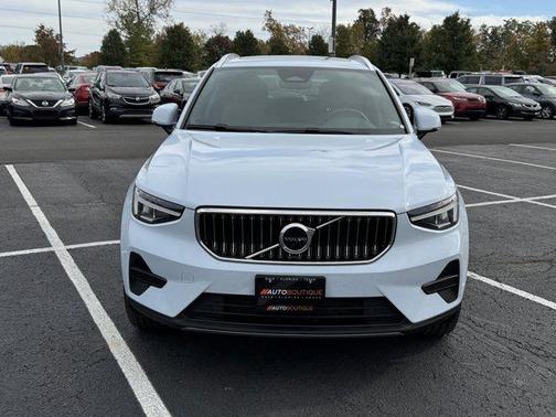 Blue 2024 Volvo XC40 B5 Core Dark Theme