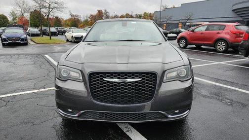 2018 Chrysler 300 S