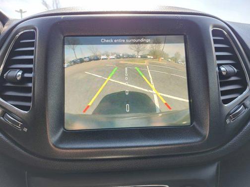 Granite Crystal Metallic Clearcoat 2017 Jeep New Compass Trailhawk