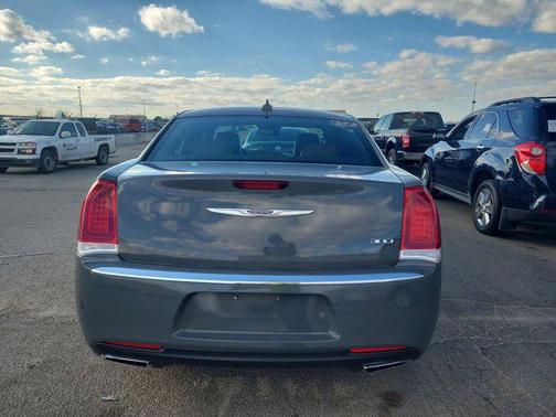2018 Chrysler 300 Limited