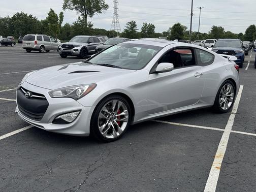 Santiago Silver Metallic 2016 Hyundai Genesis Coupe 3.8 Ultimate