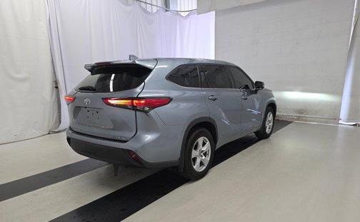 2020 Toyota Highlander LE