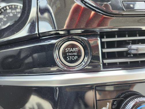 Super Black 2023 Nissan Pathfinder SL 4WD