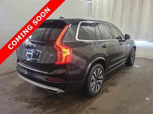 2021 Volvo XC90 T6 Momentum