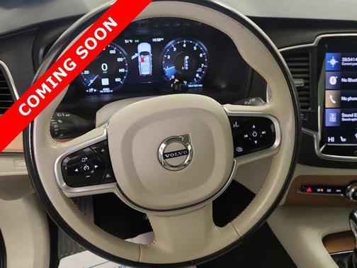 2021 Volvo XC90 T6 Momentum