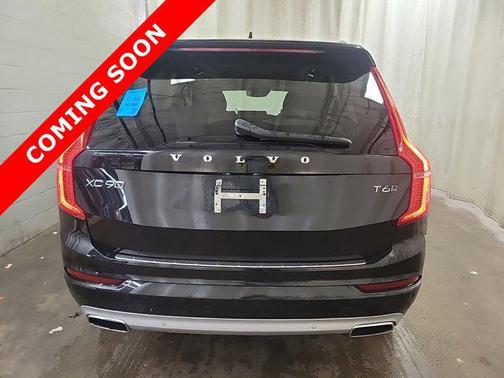 2021 Volvo XC90 T6 Momentum