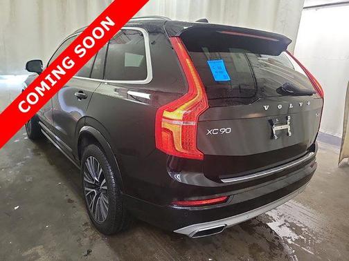 2021 Volvo XC90 T6 Momentum