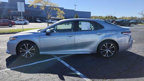 2020 Toyota Camry SE