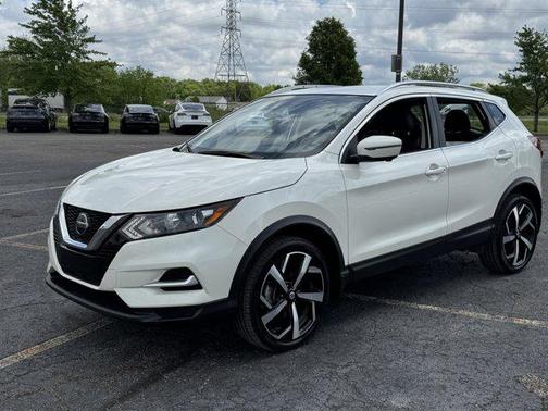 2022 Nissan Rogue Sport SL