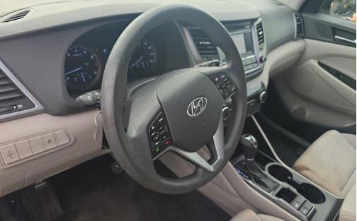 2016 Hyundai TUCSON SE