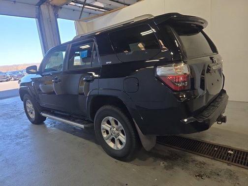 Midnight Black Metallic 2017 Toyota 4Runner SR5 Premium
