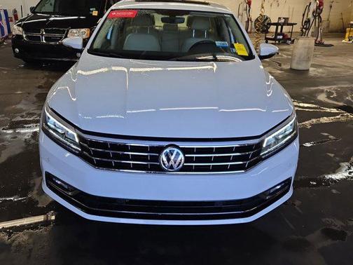 2017 Volkswagen Passat 1.8T SE w/Technology