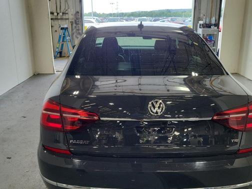 Gray 2017 Volkswagen Passat 1.8T R-Line w/Comfort