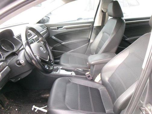 2017 Volkswagen Passat 1.8T SE