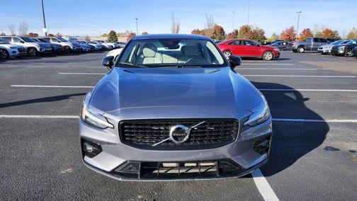 2021 Volvo S60 T5 Momentum