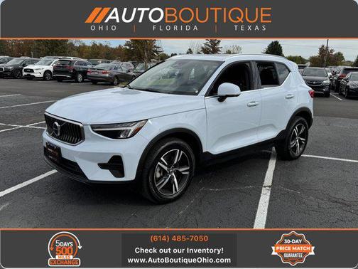 2024 Volvo XC40 B5 Core Dark Theme